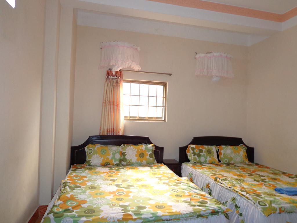 Phuong Tung Hotel Da Lat Exterior photo