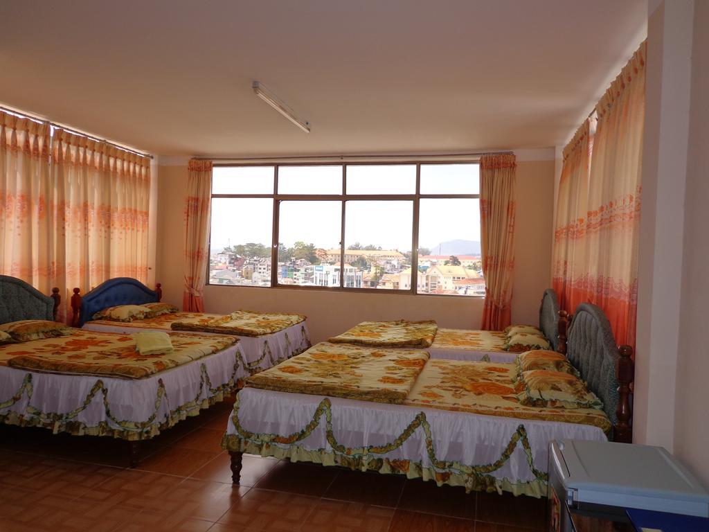 Phuong Tung Hotel Da Lat Exterior photo