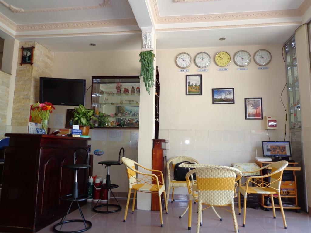 Phuong Tung Hotel Da Lat Exterior photo