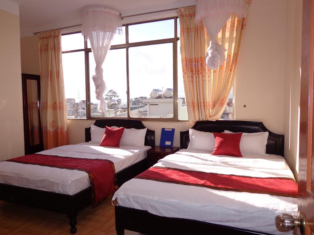 Phuong Tung Hotel Da Lat Exterior photo