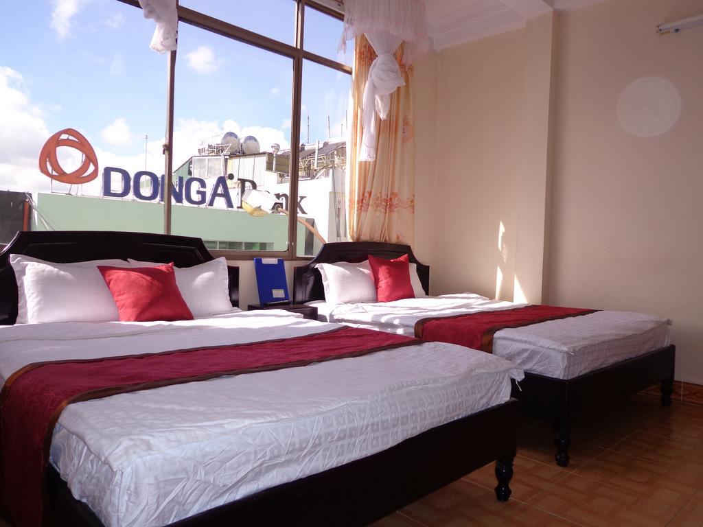 Phuong Tung Hotel Da Lat Exterior photo