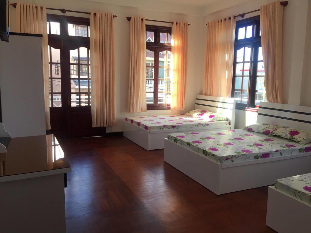 Phuong Tung Hotel Da Lat Exterior photo